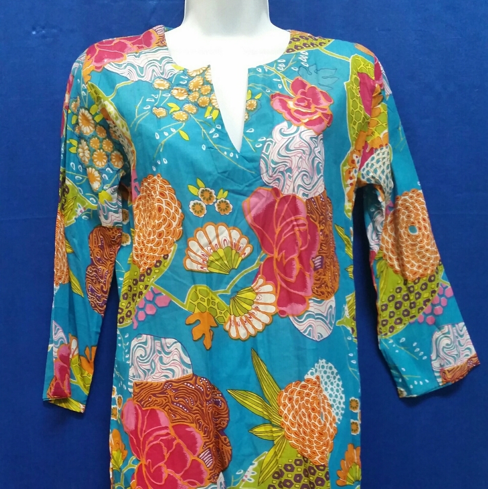 Tunic Top new never worn.  Light Cotton fabri